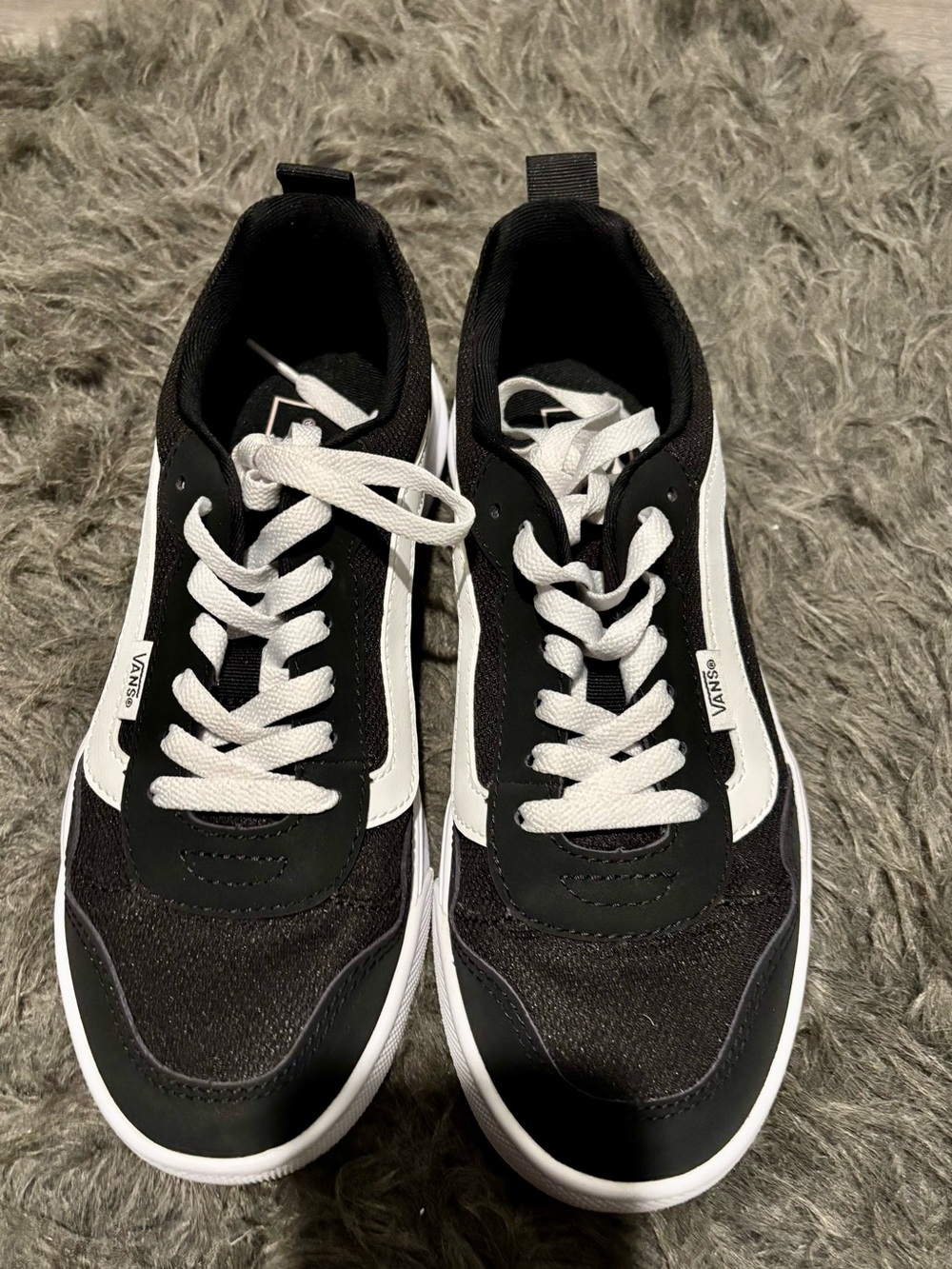 Vans Black & White Low-Top Skate Sneakers New Not Worn